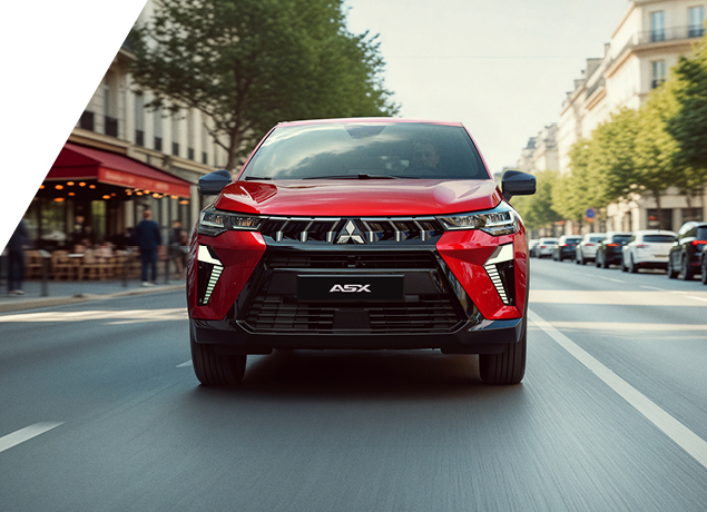 Mitsubishi ASX fährt durch die Stadt ASX Diamant - Alt