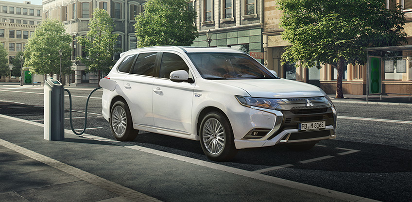 Green Mobility: der Outlander Plug-in Hybrid Green Mobility: der Outlander Plug-in Hybrid