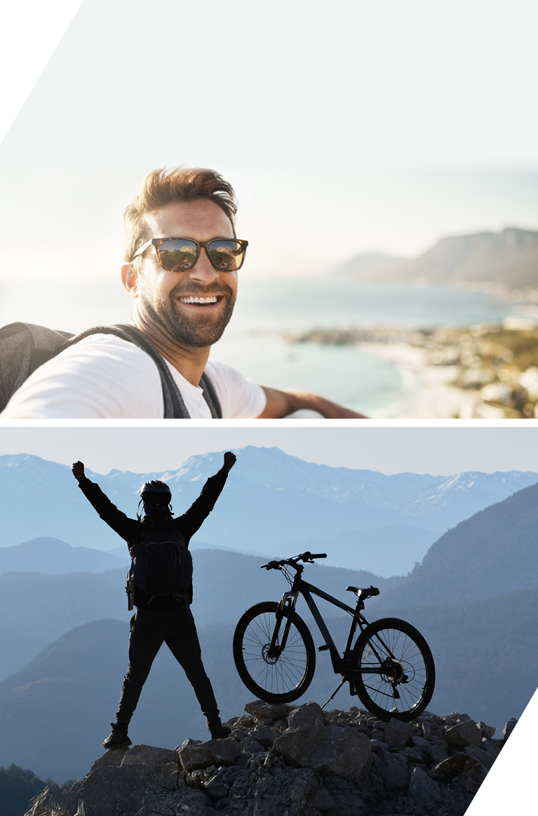 Für alles, was das Leben bringt Geteiltes Bild: Links lächelt ein Mann mit Sonnenbrille vor einer Küstenlandschaft; rechts steht eine Person mit erhobenen Armen neben einem Fahrrad auf einem Berggipfel vor einem alpinen Panorama.