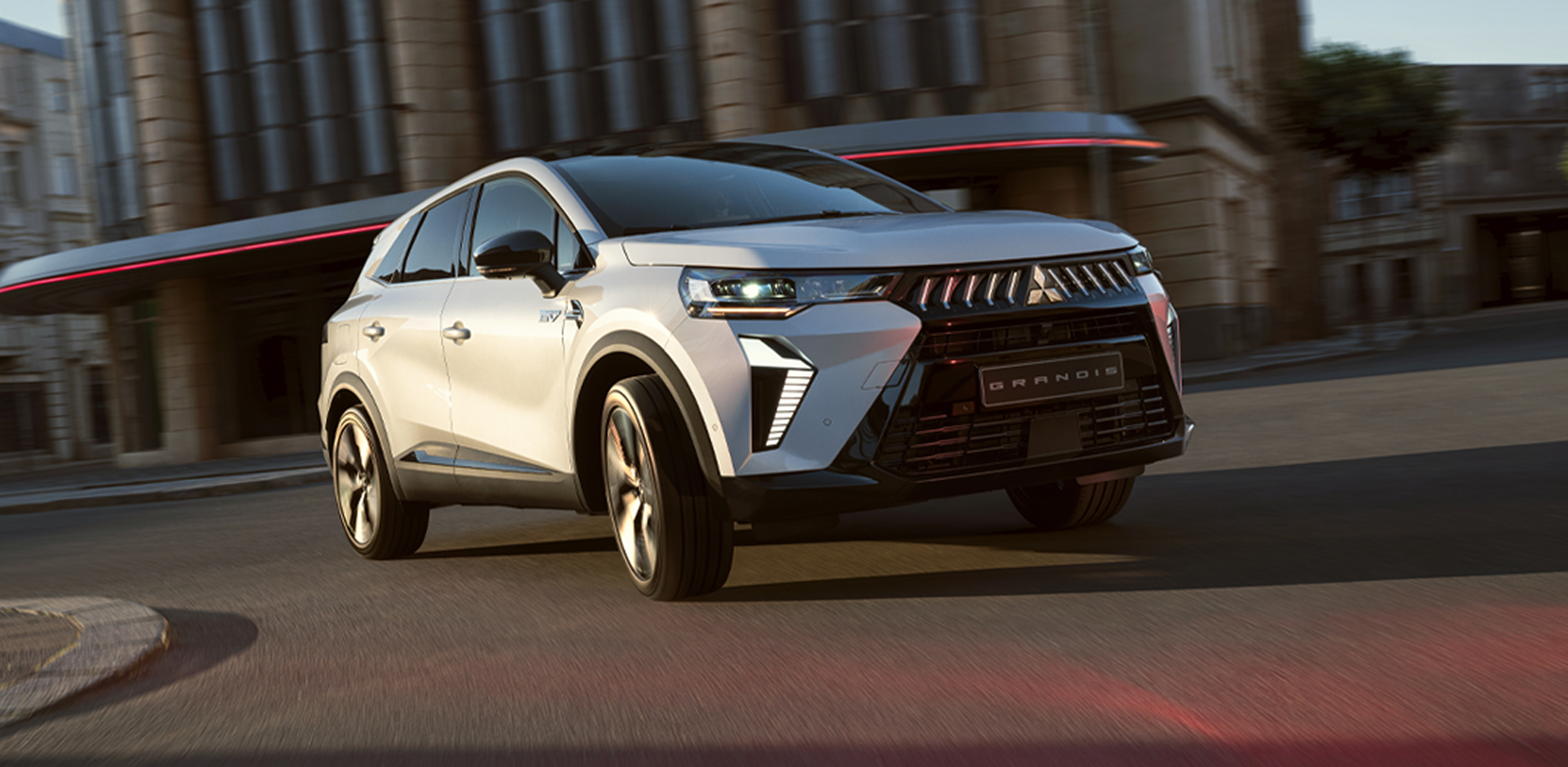 ¾-Frontalansicht des fahrendes Grandis