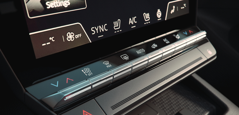 Detailansicht der Bedienelemente eines Mitsubishi Eclipse Cross f&uuml;r unter anderem Klimaanlage, Sitzheizung und Temperaturregelung.