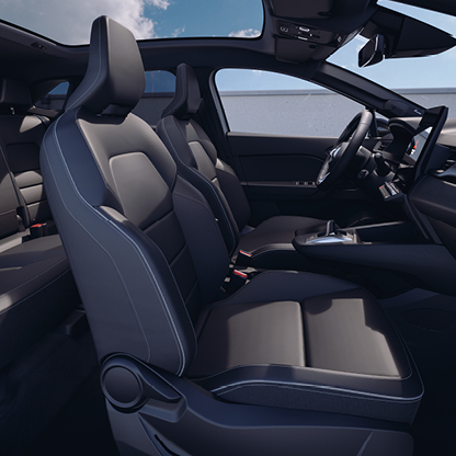 Innenansicht des Fahrerraums im Grandis von der Beifahrertür aus