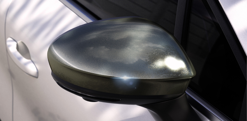 Nahaufnahme eines Au&szlig;enspiegels am Mitsubishi Grandis.